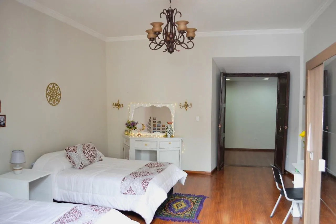 Traveler'S House Quito Apartment Homestay